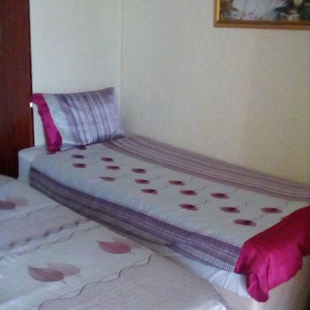 Guest House Macauly ヨハネスブルグ エクステリア 写真